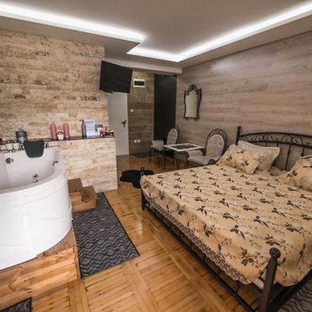 Onore Dell Amore Apartman Sa Djakuzijem Banja Koviljača Екстериор снимка
