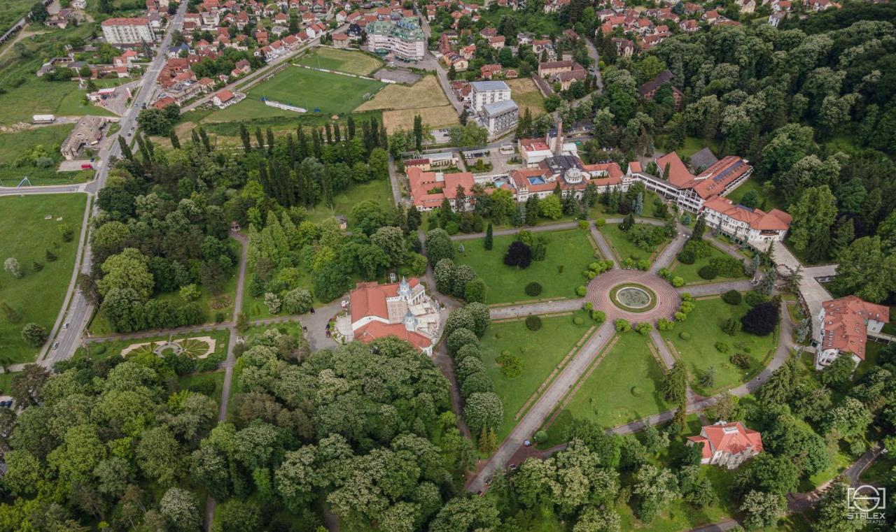 Onore Dell Amore Apartman Sa Djakuzijem Banja Koviljača Екстериор снимка